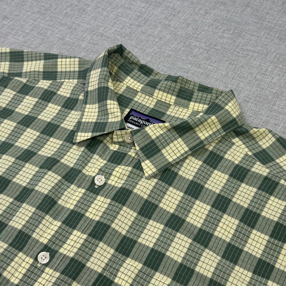 Patagonia Fezzman Organic Cotton Button-Up Shirt Men XL Green Plaid Short Sleeve